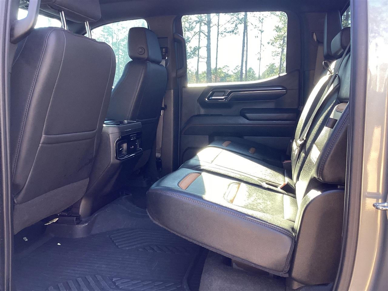 GMC Sierra 1500 4WD Crew Cab 147" AT4 2024