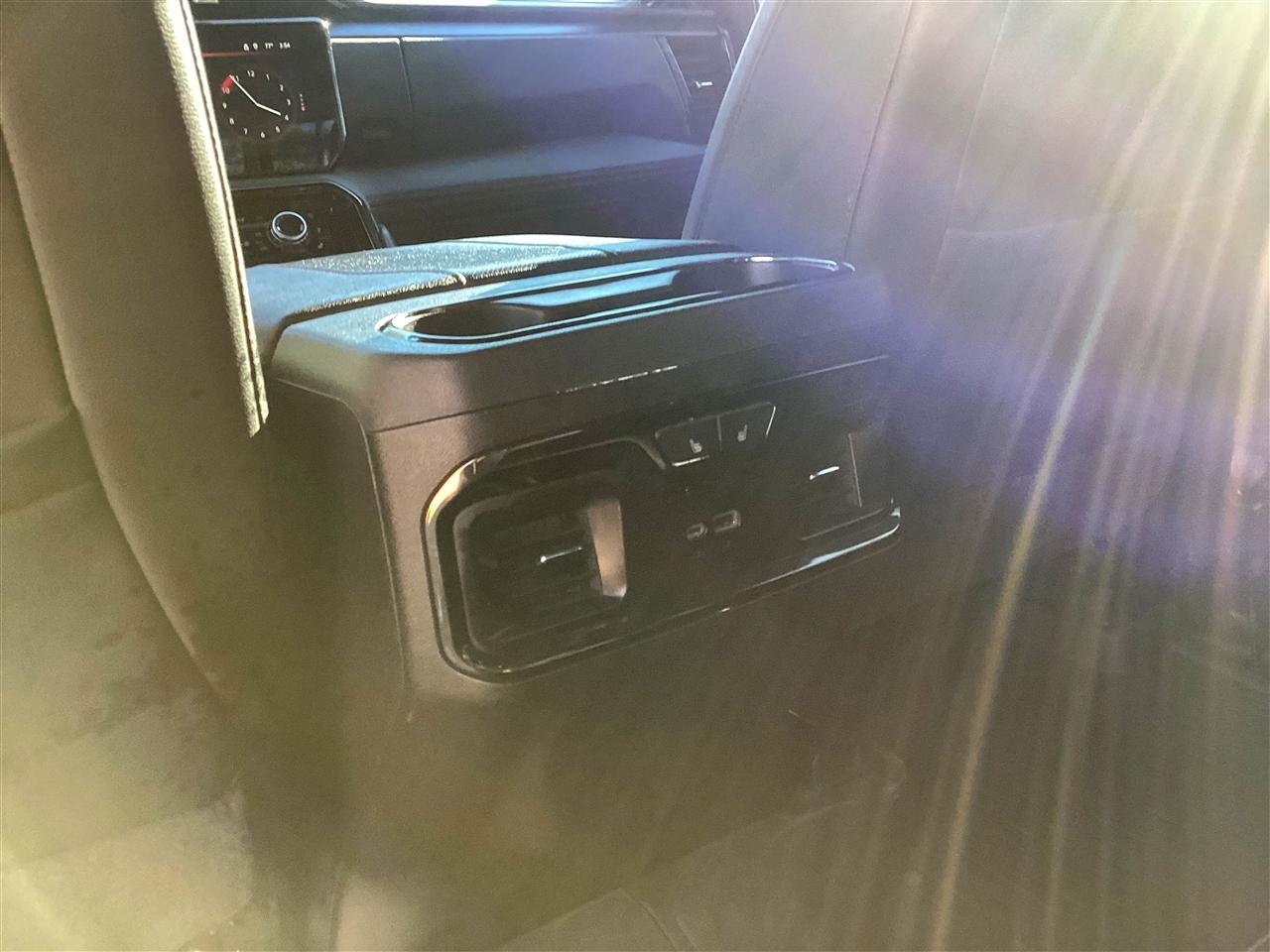 GMC Sierra 1500 4WD Crew Cab 147" AT4 2024