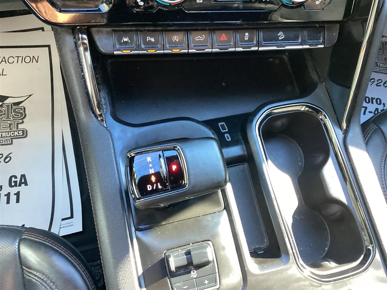 GMC Sierra 1500 4WD Crew Cab 147" AT4 2024