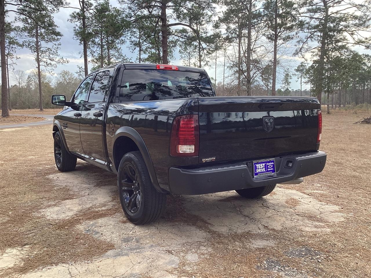 RAM 1500 Classic Warlock 4x2 Crew Cab 5'7" Box 2024