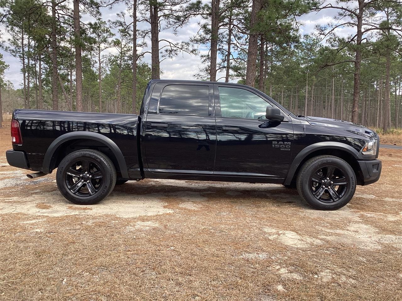 RAM 1500 Classic Warlock 4x2 Crew Cab 5'7" Box 2024