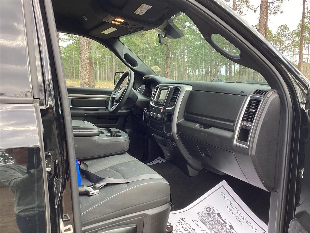 RAM 1500 Classic Warlock 4x2 Crew Cab 5'7" Box 2024