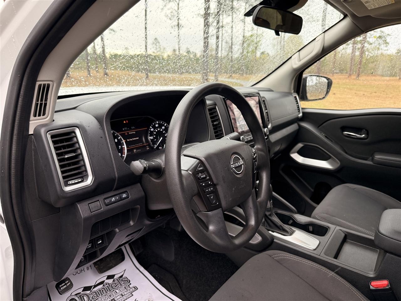 Nissan Frontier Crew Cab 4x4 SV Auto 2023