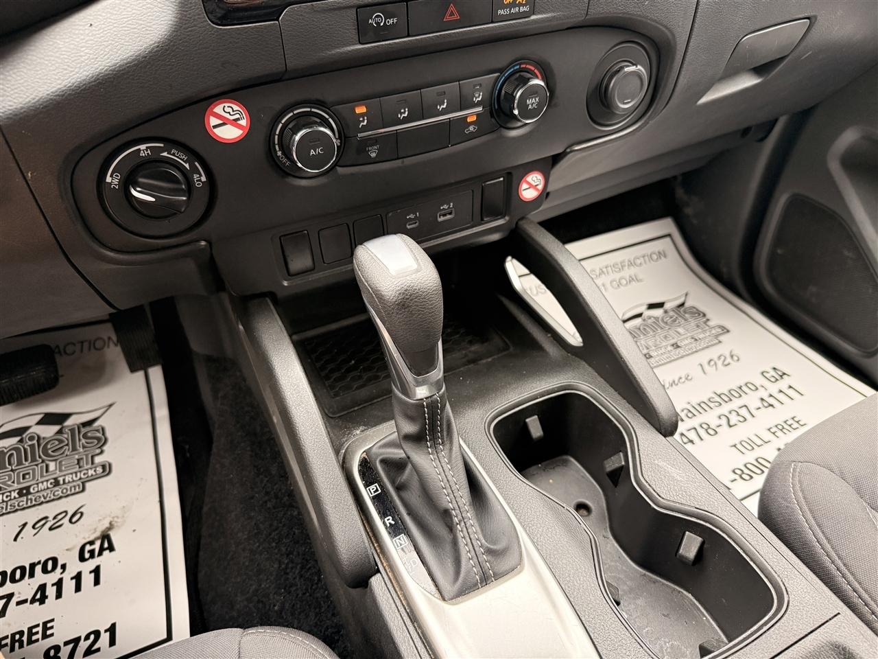 Nissan Frontier Crew Cab 4x4 SV Auto 2023