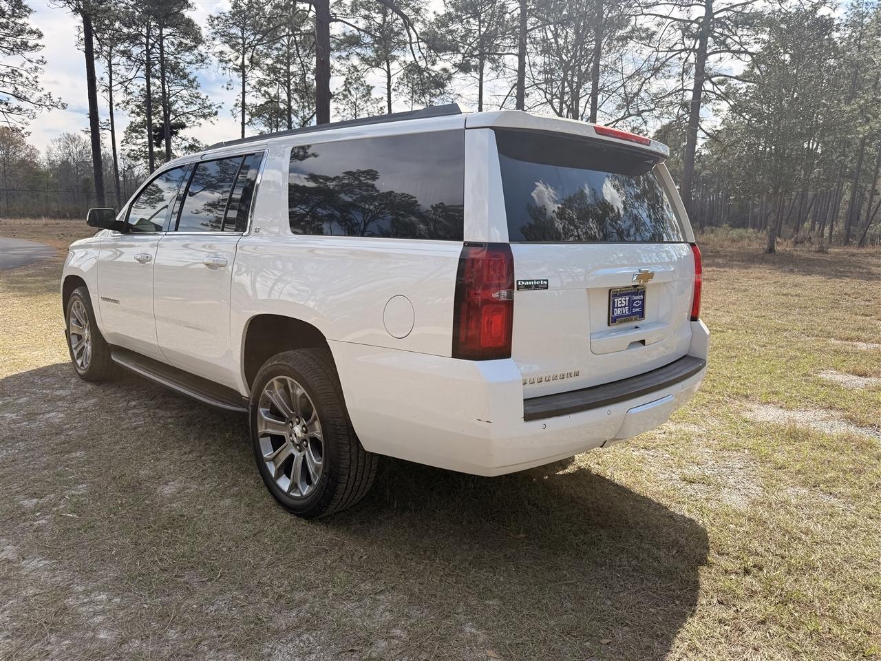 Chevrolet Suburban 2WD 4dr 1500 LT 2017