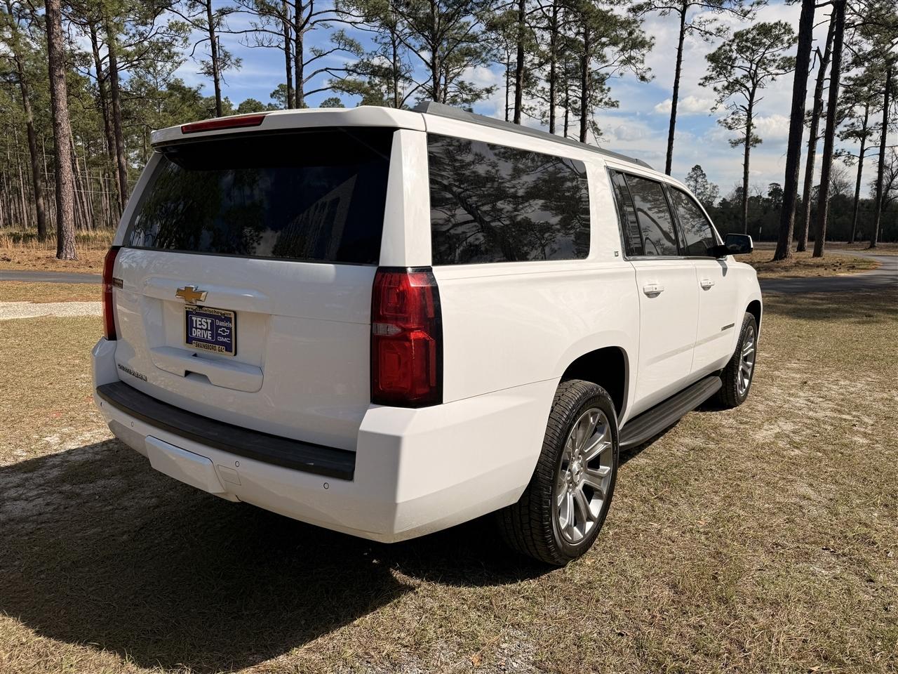 Chevrolet Suburban 2WD 4dr 1500 LT 2017