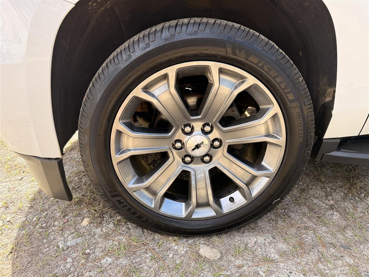 Chevrolet Suburban 2WD 4dr 1500 LT 2017