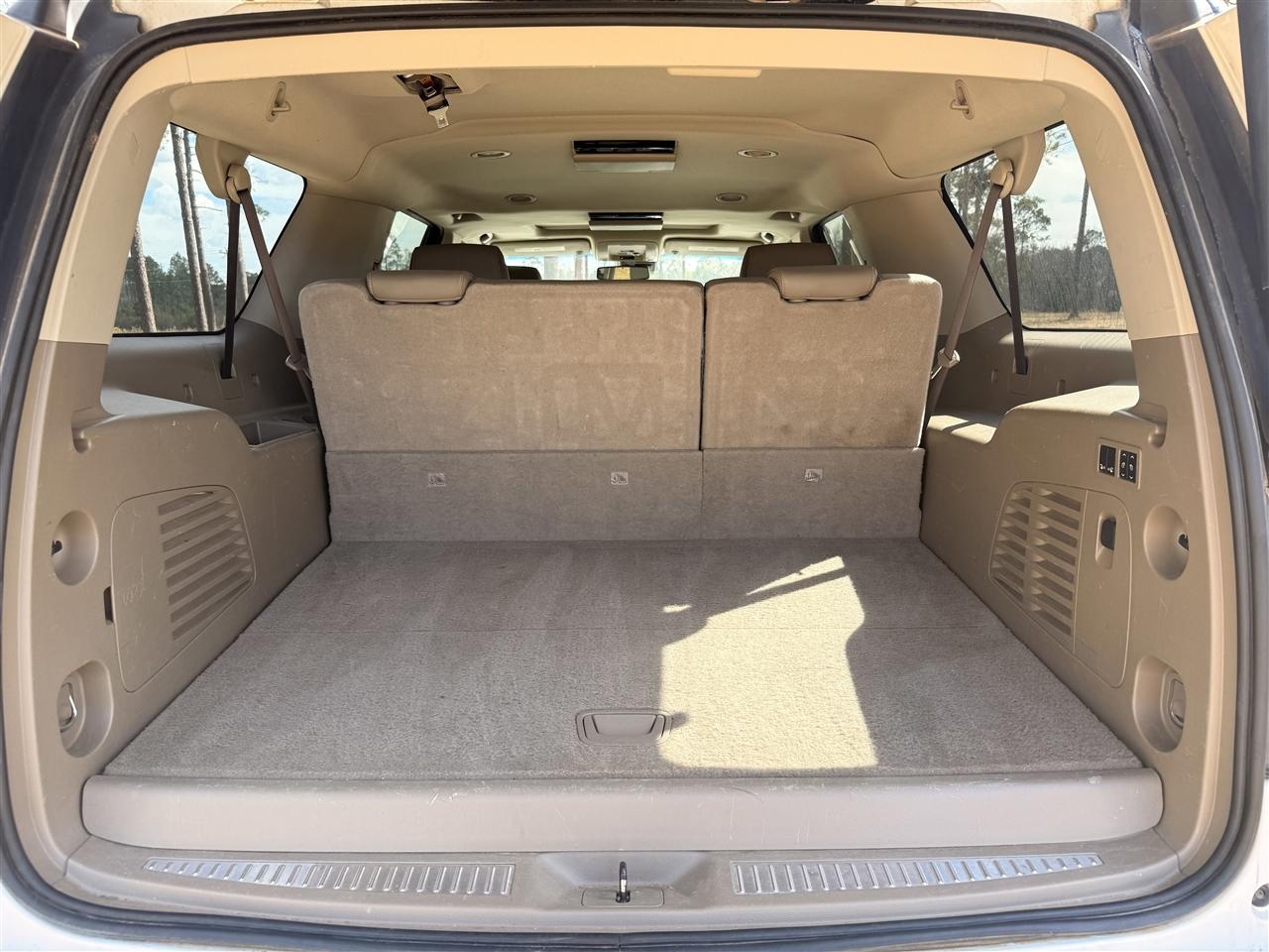 Chevrolet Suburban 2WD 4dr 1500 LT 2017