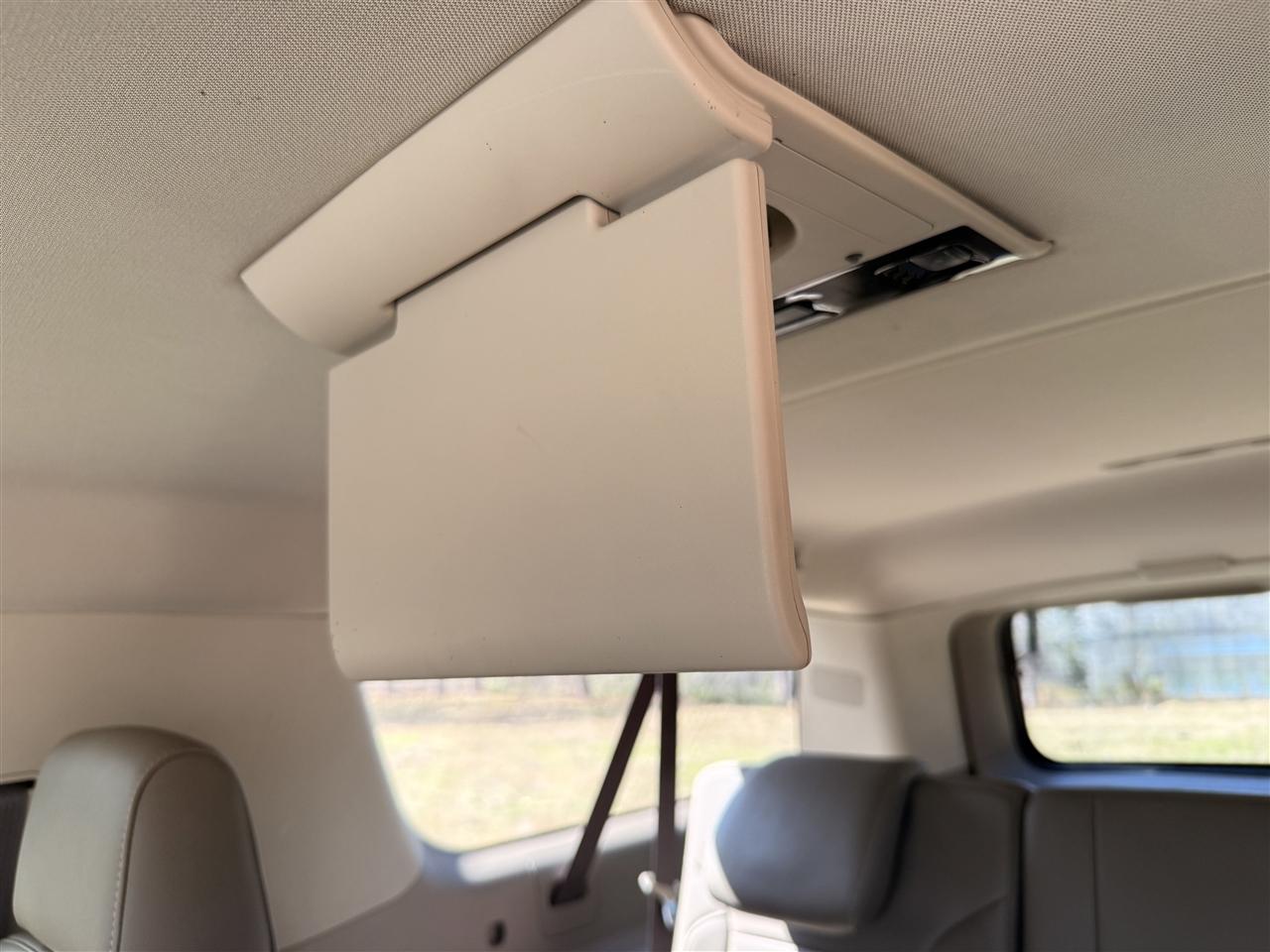 Chevrolet Suburban 2WD 4dr 1500 LT 2017