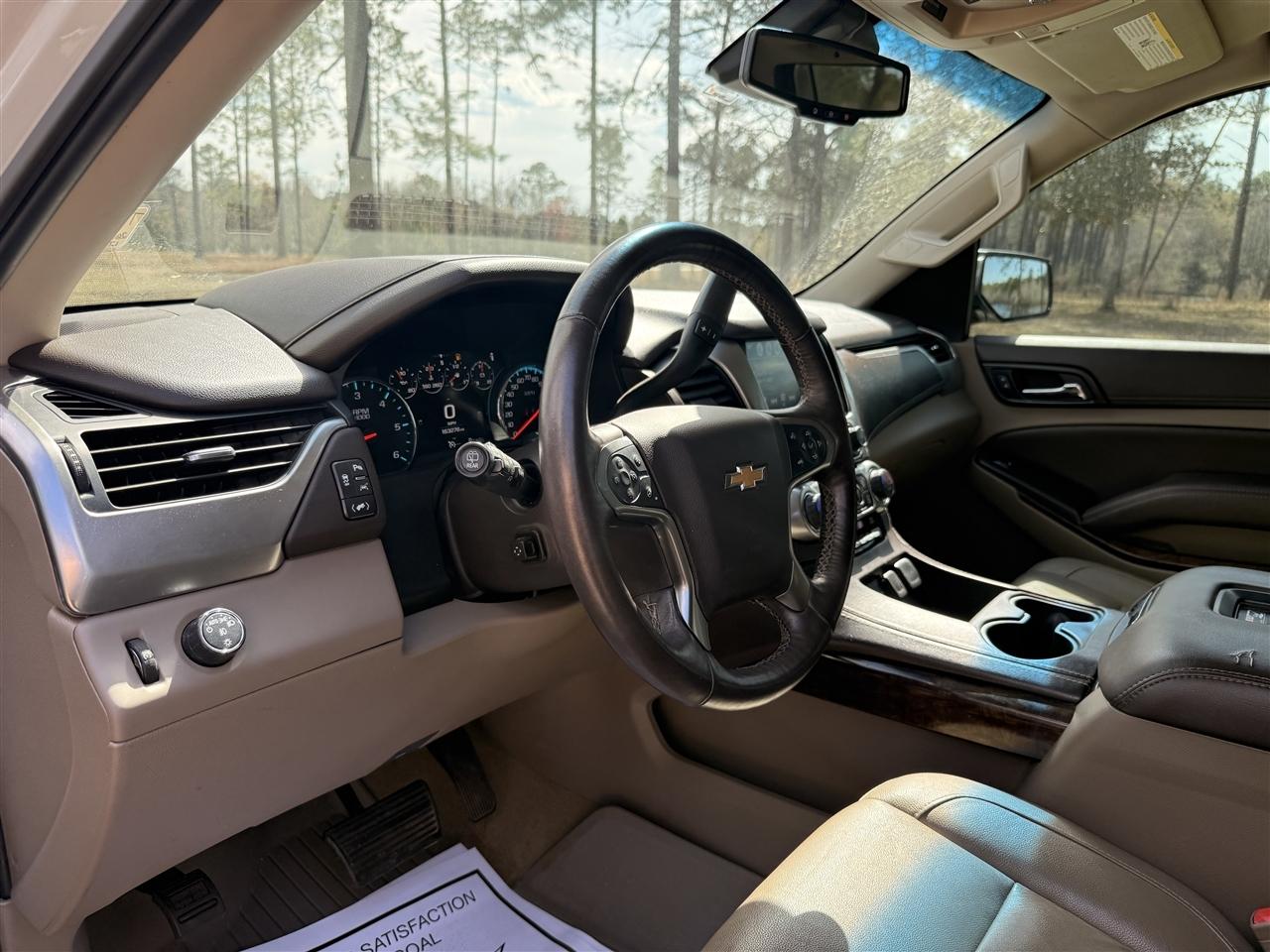 Chevrolet Suburban 2WD 4dr 1500 LT 2017