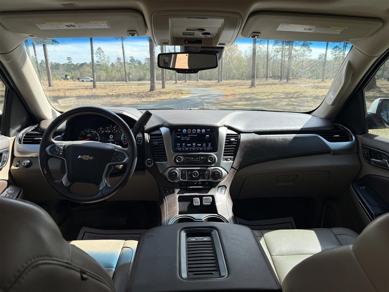 Chevrolet Suburban 2WD 4dr 1500 LT 2017