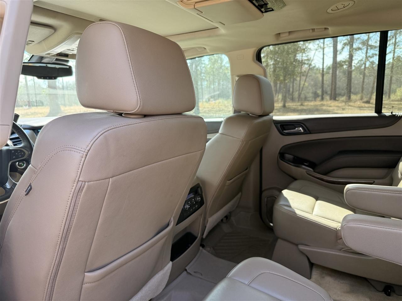 Chevrolet Suburban 2WD 4dr 1500 LT 2017