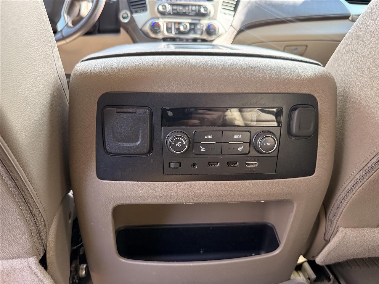 Chevrolet Suburban 2WD 4dr 1500 LT 2017