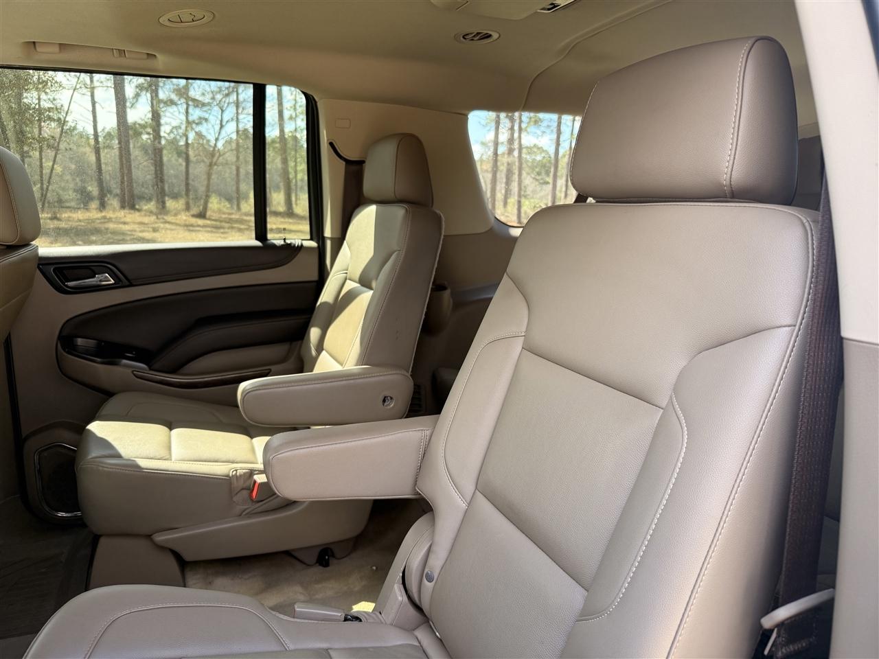 Chevrolet Suburban 2WD 4dr 1500 LT 2017