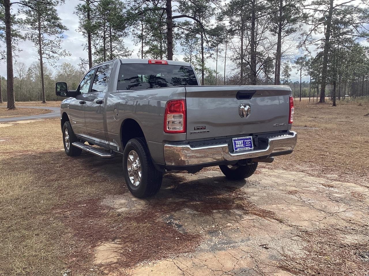RAM 2500 Big Horn 4x4 Crew Cab 6'4" Box 2024