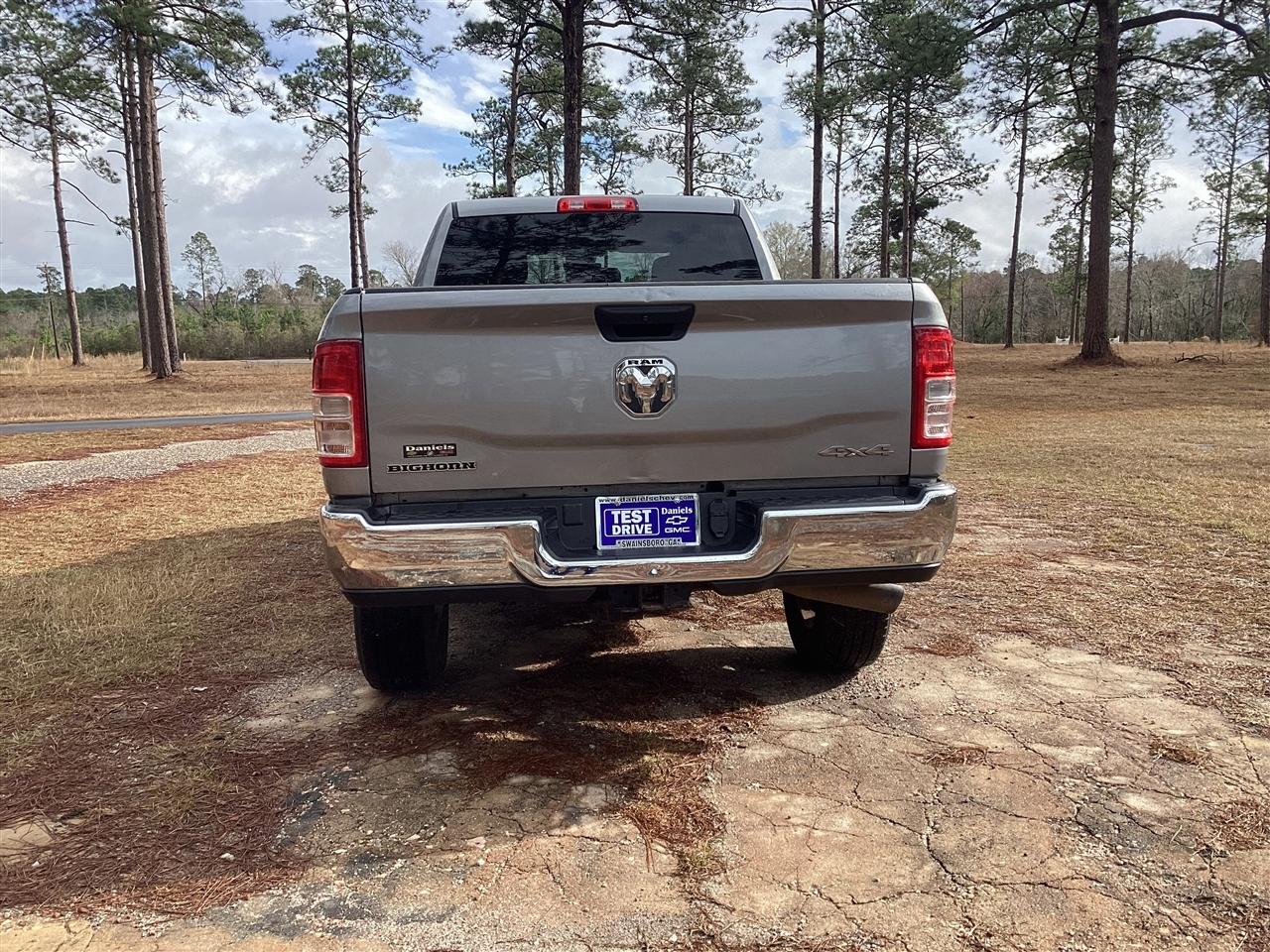 RAM 2500 Big Horn 4x4 Crew Cab 6'4" Box 2024