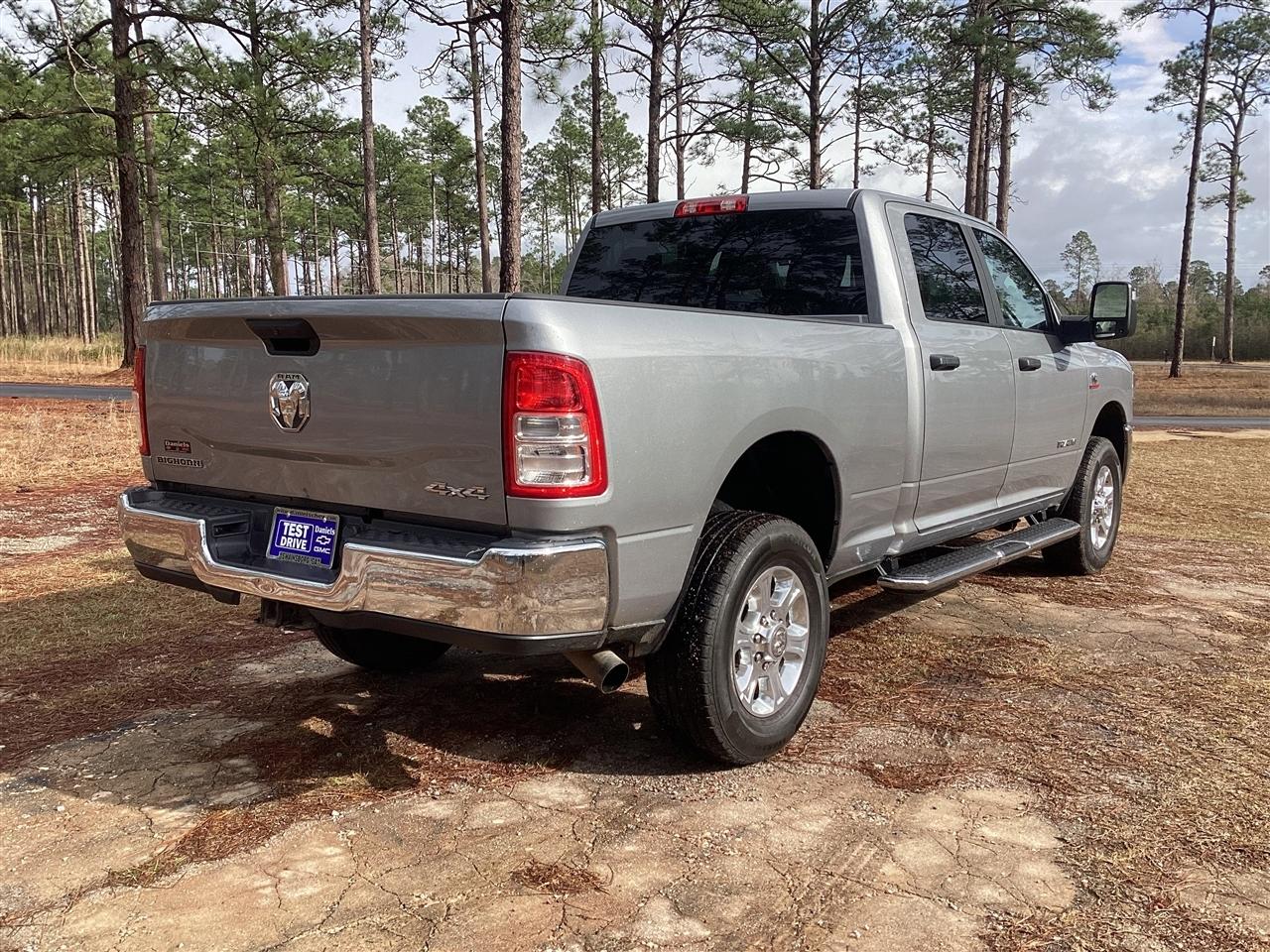 RAM 2500 Big Horn 4x4 Crew Cab 6'4" Box 2024