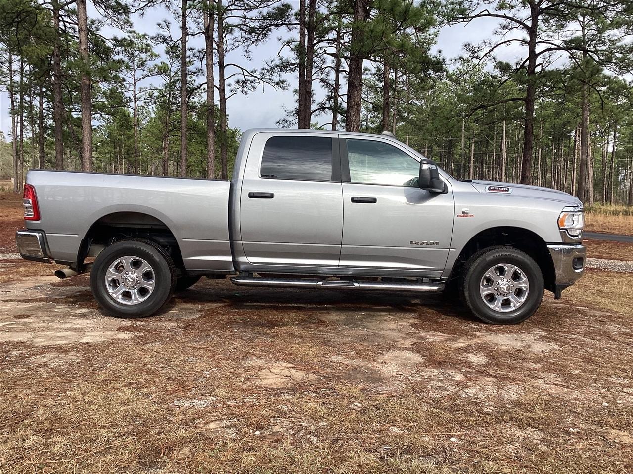 RAM 2500 Big Horn 4x4 Crew Cab 6'4" Box 2024