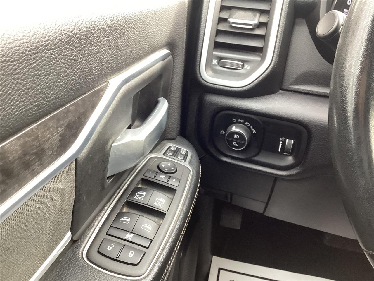 RAM 2500 Big Horn 4x4 Crew Cab 6'4" Box 2024