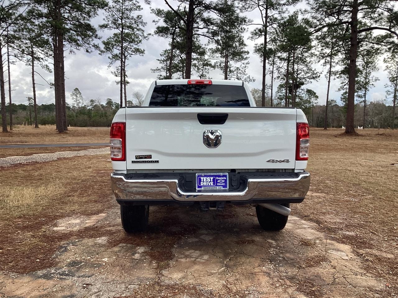 RAM 2500 Big Horn 4x4 Crew Cab 6'4" Box 2024