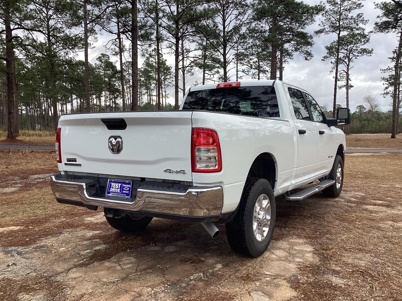 RAM 2500 Big Horn 4x4 Crew Cab 6'4" Box 2024