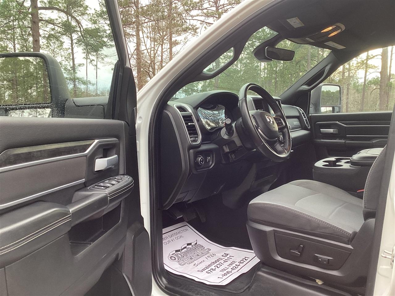 RAM 2500 Big Horn 4x4 Crew Cab 6'4" Box 2024