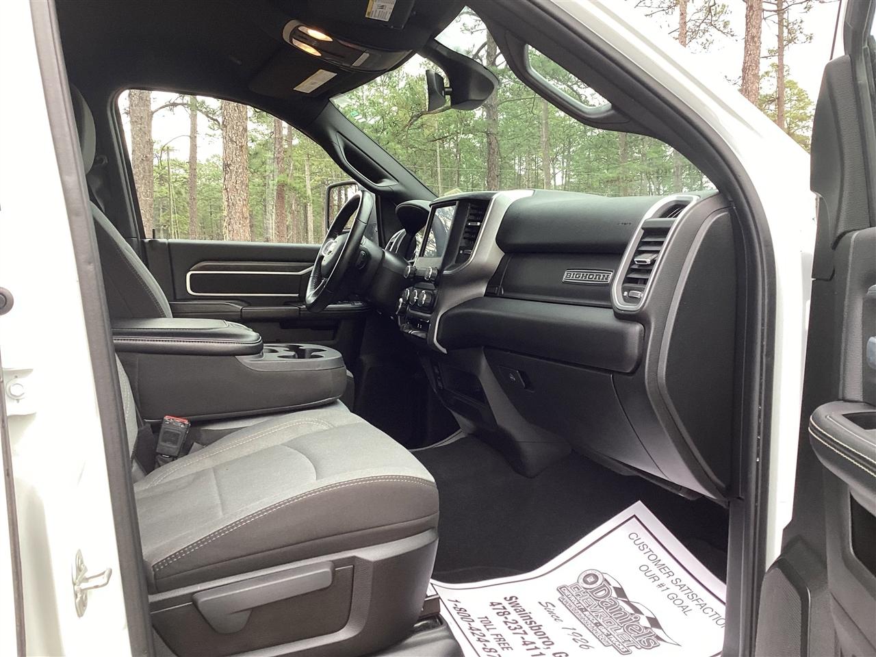 RAM 2500 Big Horn 4x4 Crew Cab 6'4" Box 2024