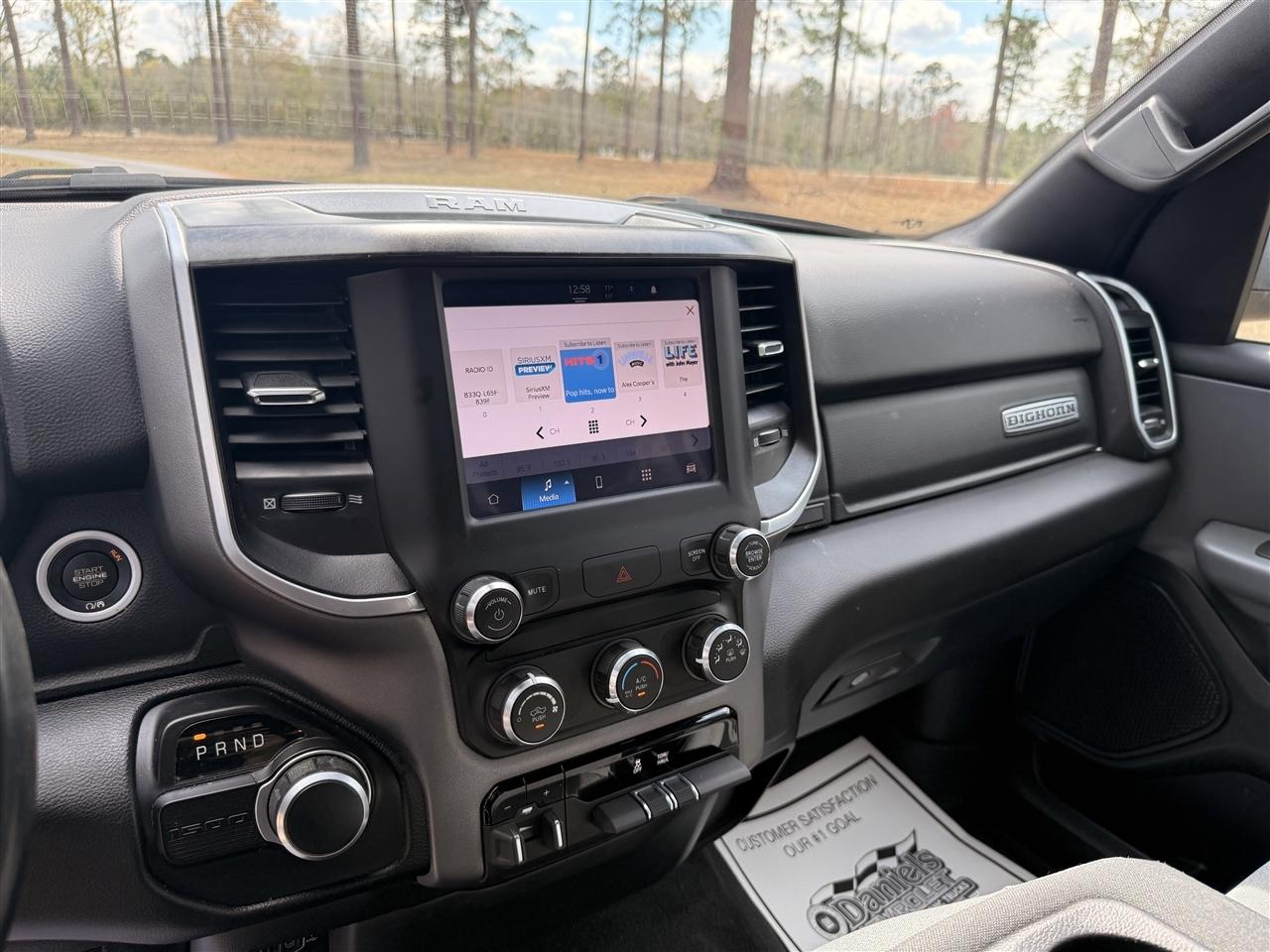 RAM 1500 Big Horn 4x2 Quad Cab 6'4" Box 2022