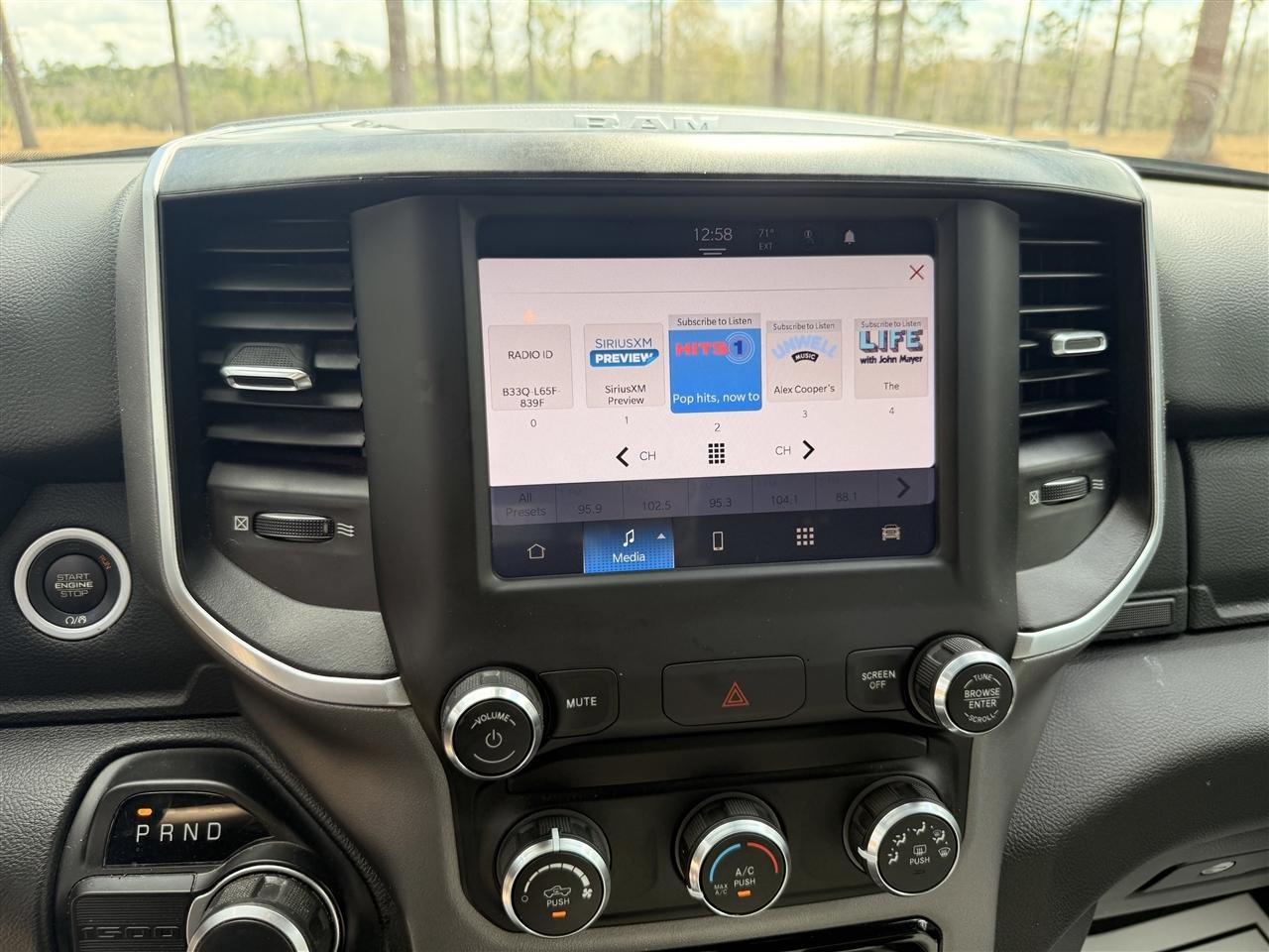 RAM 1500 Big Horn 4x2 Quad Cab 6'4" Box 2022