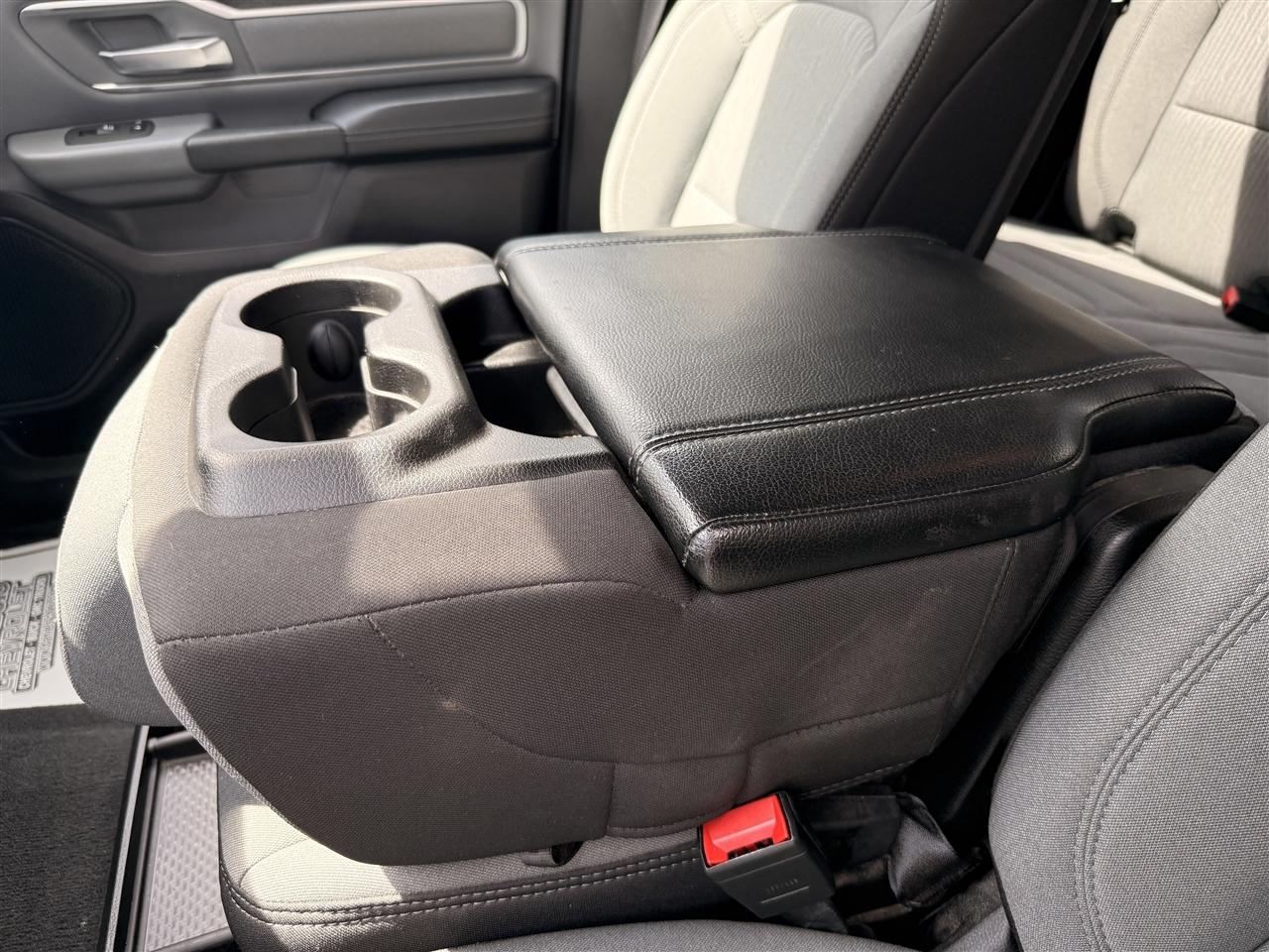 RAM 1500 Big Horn 4x2 Quad Cab 6'4" Box 2022