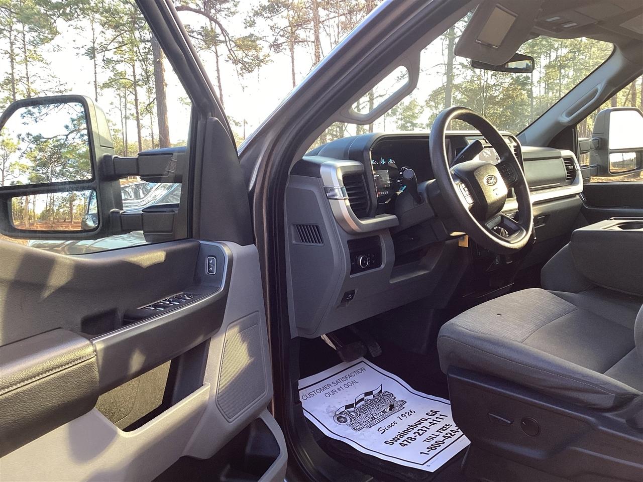 Ford Super Duty F-250 SRW King Ranch 4WD Crew Cab 8' Box 2025