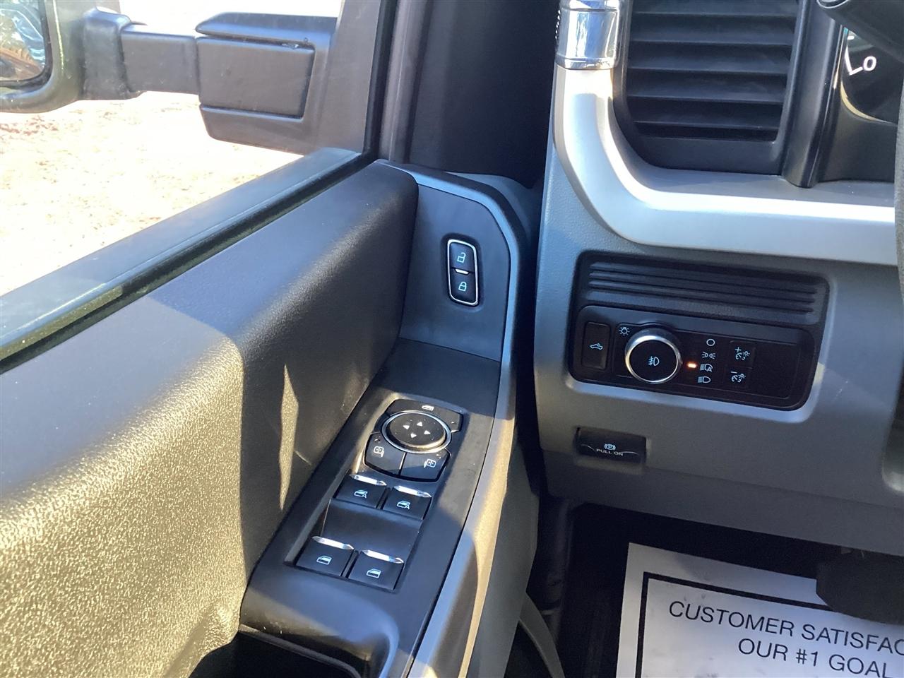 Ford Super Duty F-250 SRW King Ranch 4WD Crew Cab 8' Box 2025