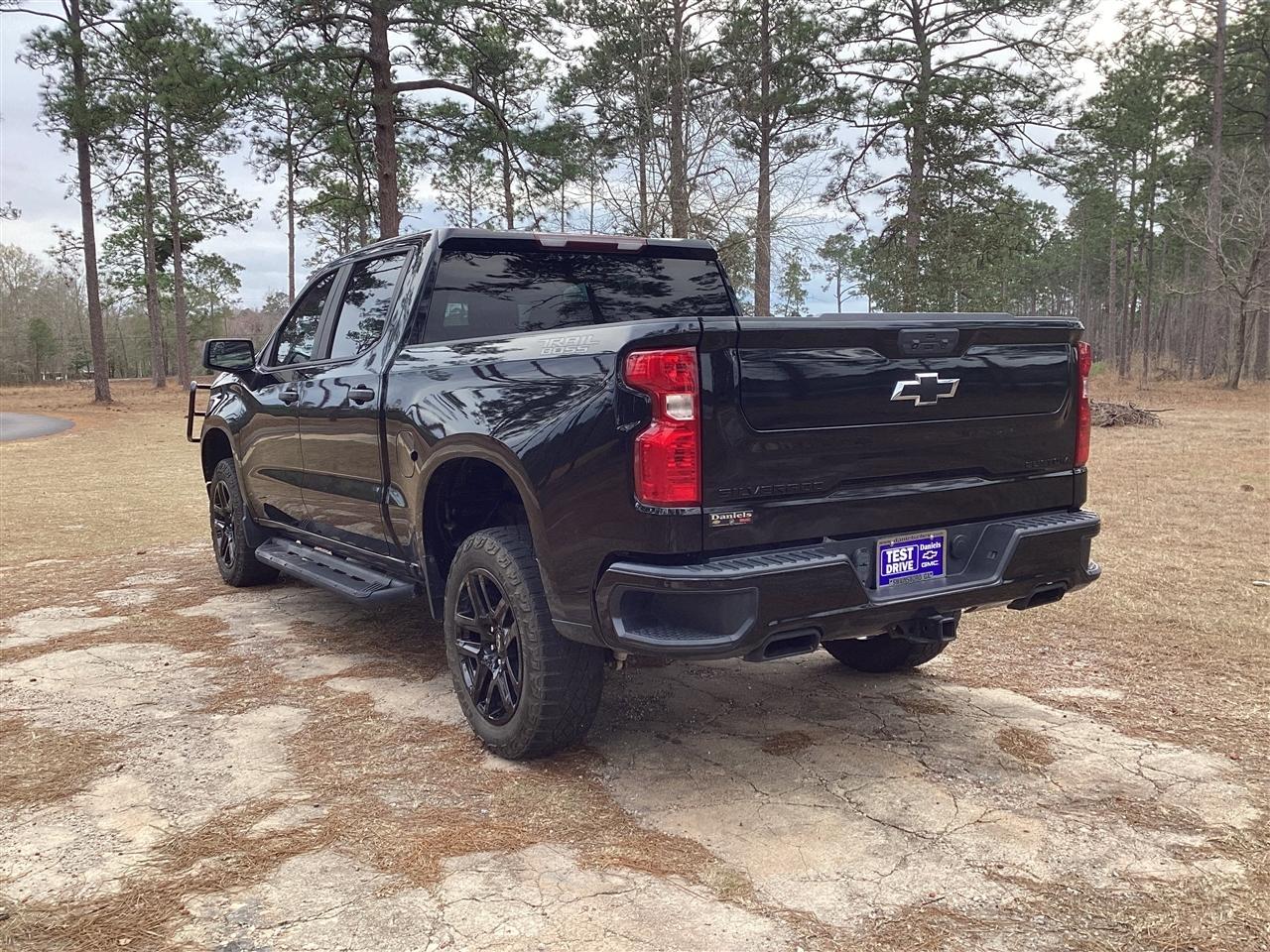 Chevrolet Silverado 1500 4WD Crew Cab 147" Custom Trail Boss 2022