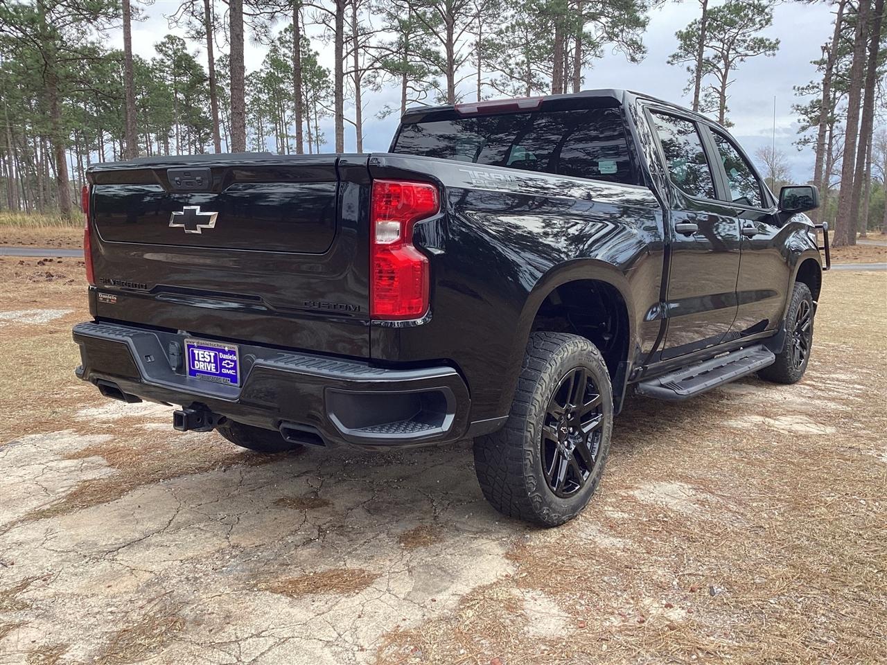 Chevrolet Silverado 1500 4WD Crew Cab 147" Custom Trail Boss 2022