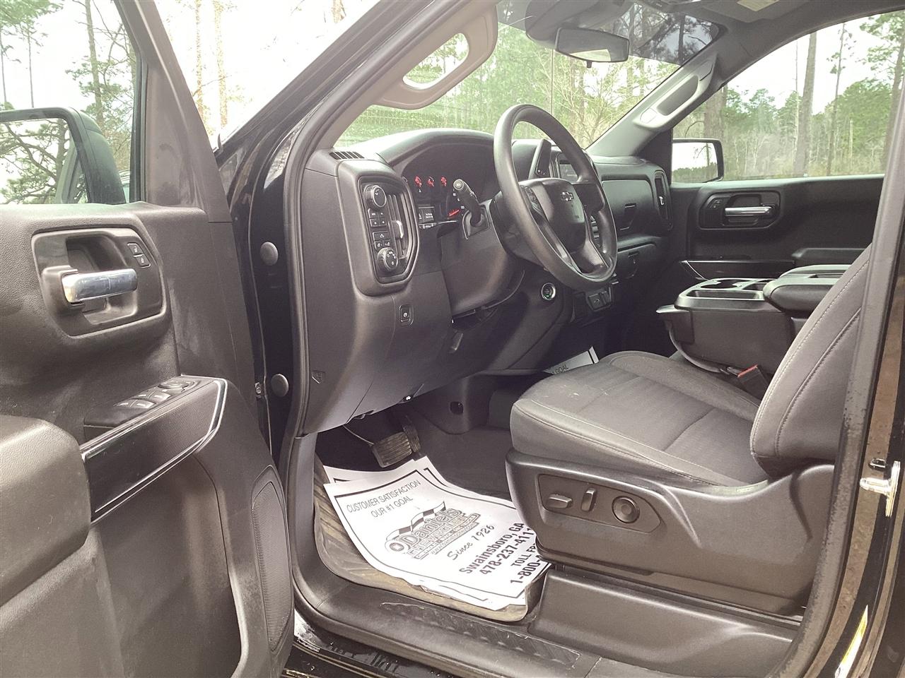 Chevrolet Silverado 1500 4WD Crew Cab 147" Custom Trail Boss 2022