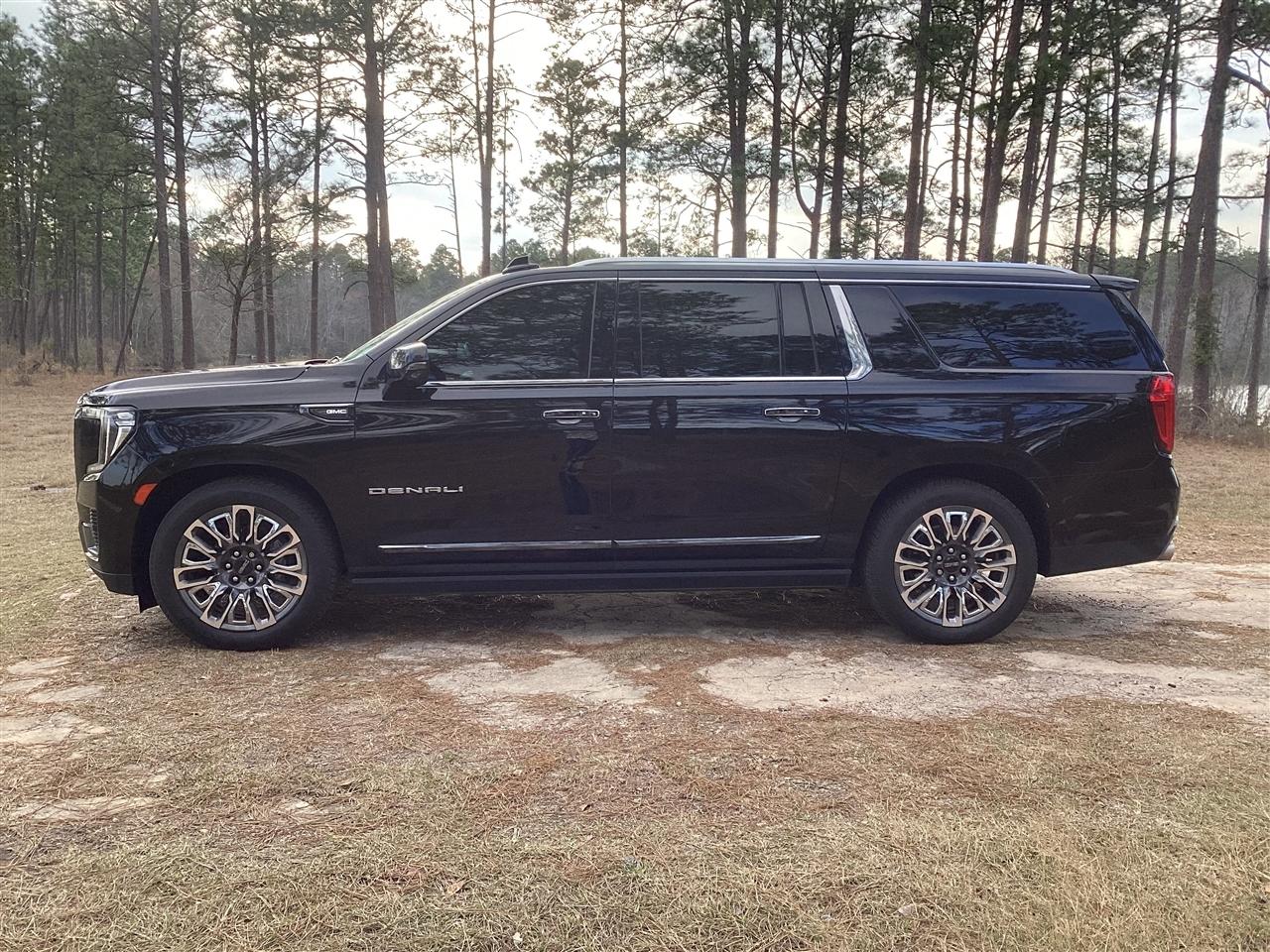 GMC Yukon XL 4WD 4dr Denali Ultimate 2023
