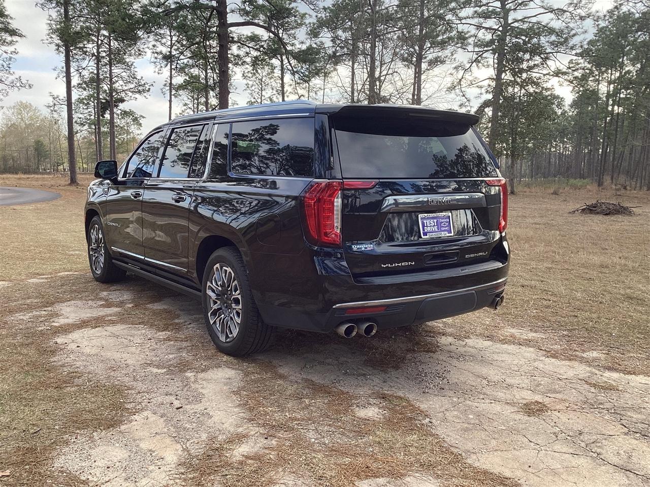 GMC Yukon XL 4WD 4dr Denali Ultimate 2023