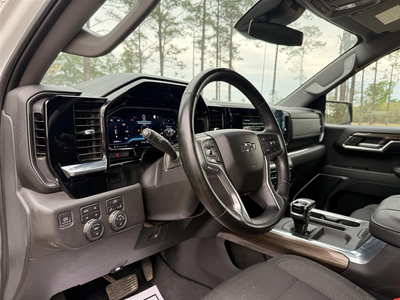 Chevrolet Silverado 1500 4WD Crew Cab 147" LT Trail Boss 2023