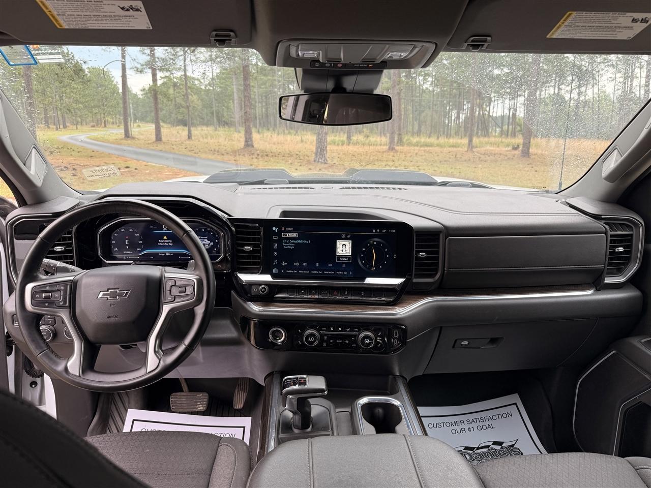 Chevrolet Silverado 1500 4WD Crew Cab 147" LT Trail Boss 2023