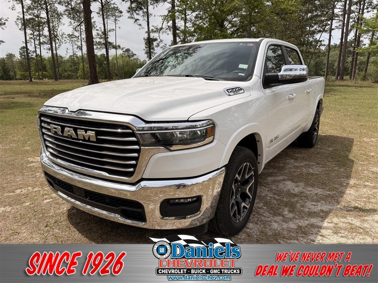 2025 RAM 1500 Laramie 4x4 Crew Cab 5'7" Box