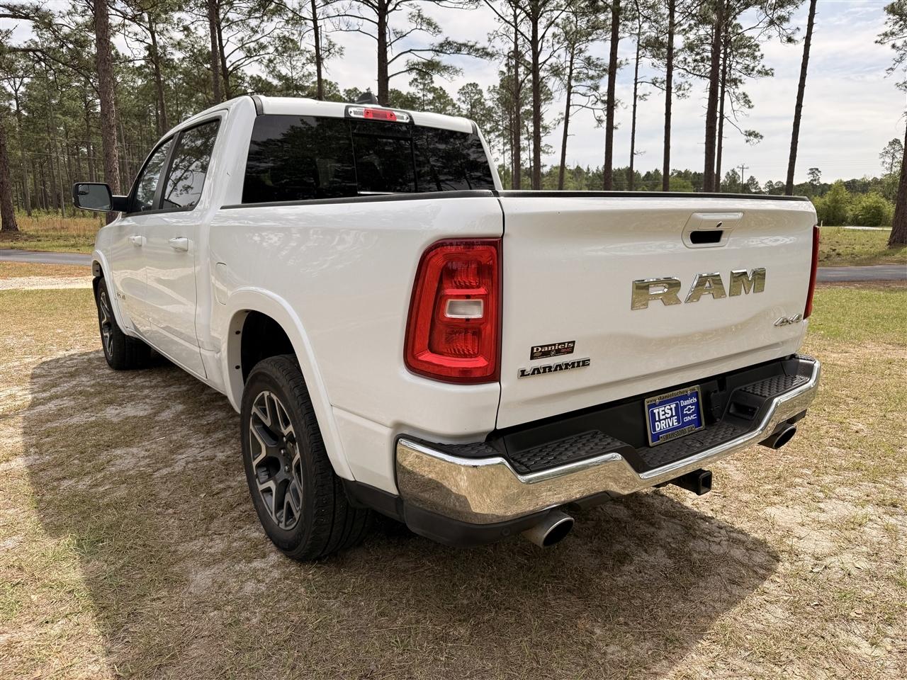 RAM 1500 Laramie 4x4 Crew Cab 5'7" Box 2025
