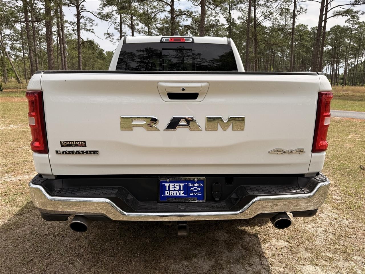 RAM 1500 Laramie 4x4 Crew Cab 5'7" Box 2025