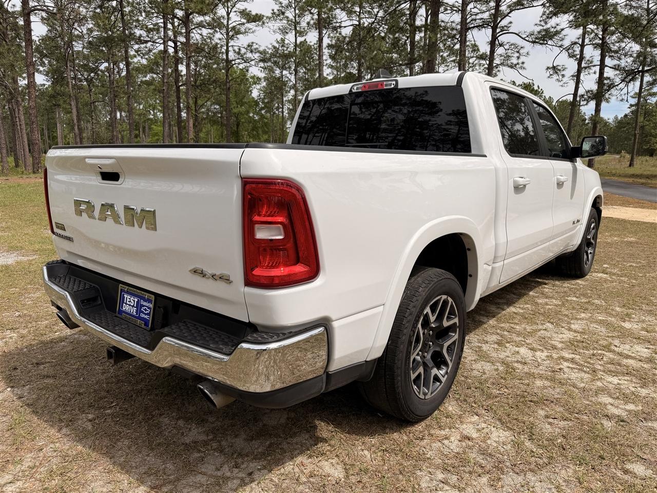 RAM 1500 Laramie 4x4 Crew Cab 5'7" Box 2025
