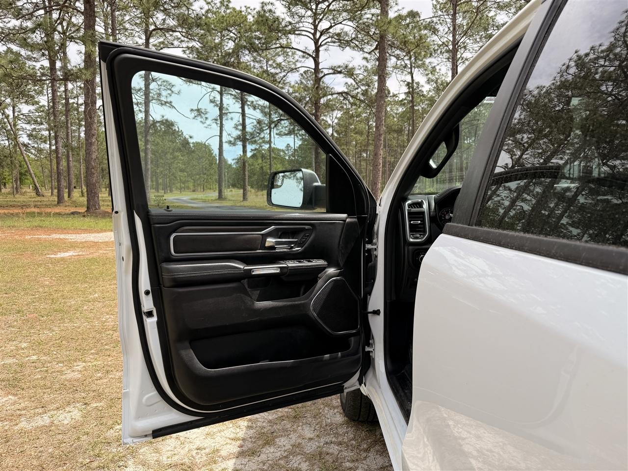 RAM 1500 Laramie 4x4 Crew Cab 5'7" Box 2025