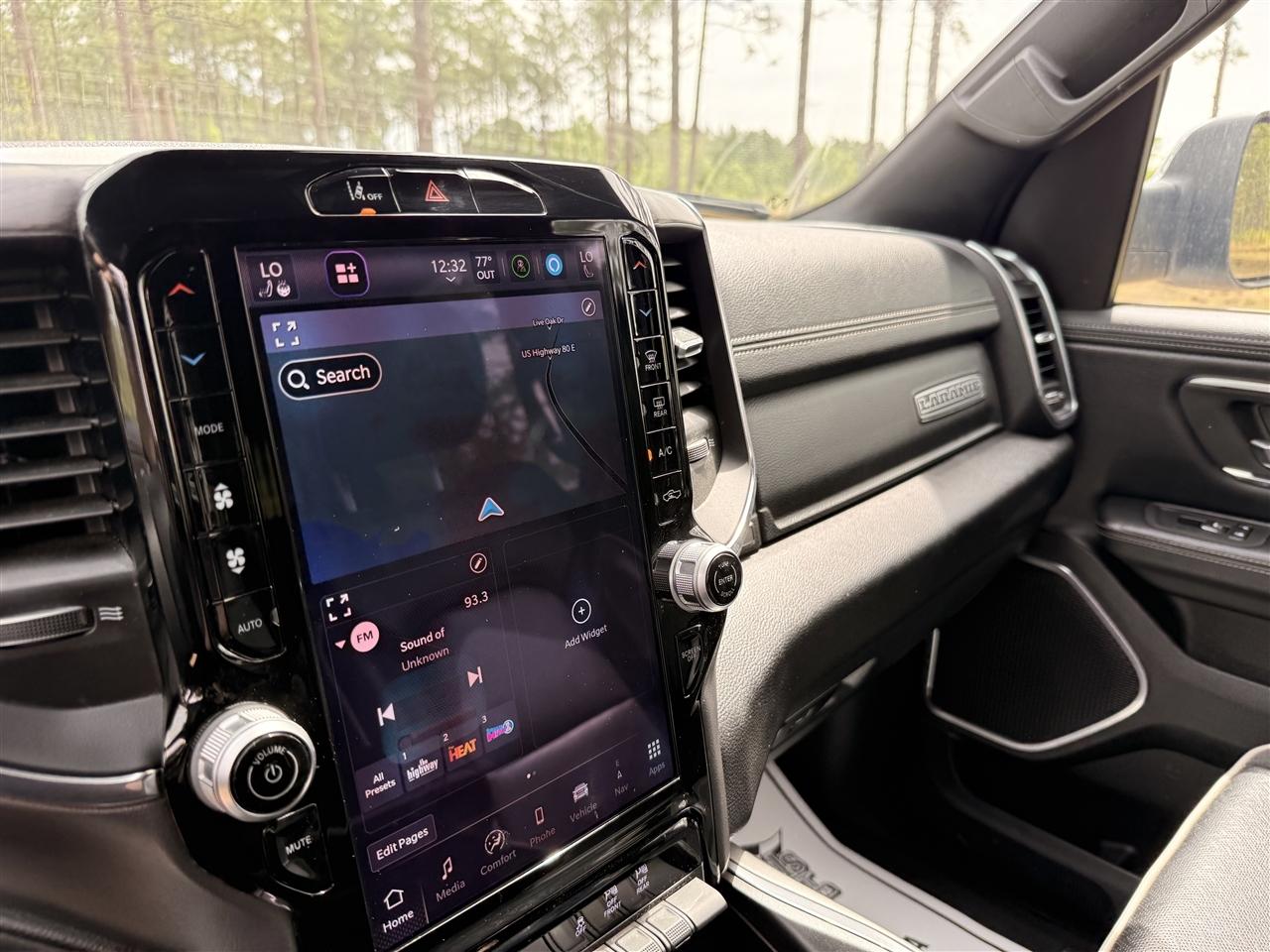 RAM 1500 Laramie 4x4 Crew Cab 5'7" Box 2025