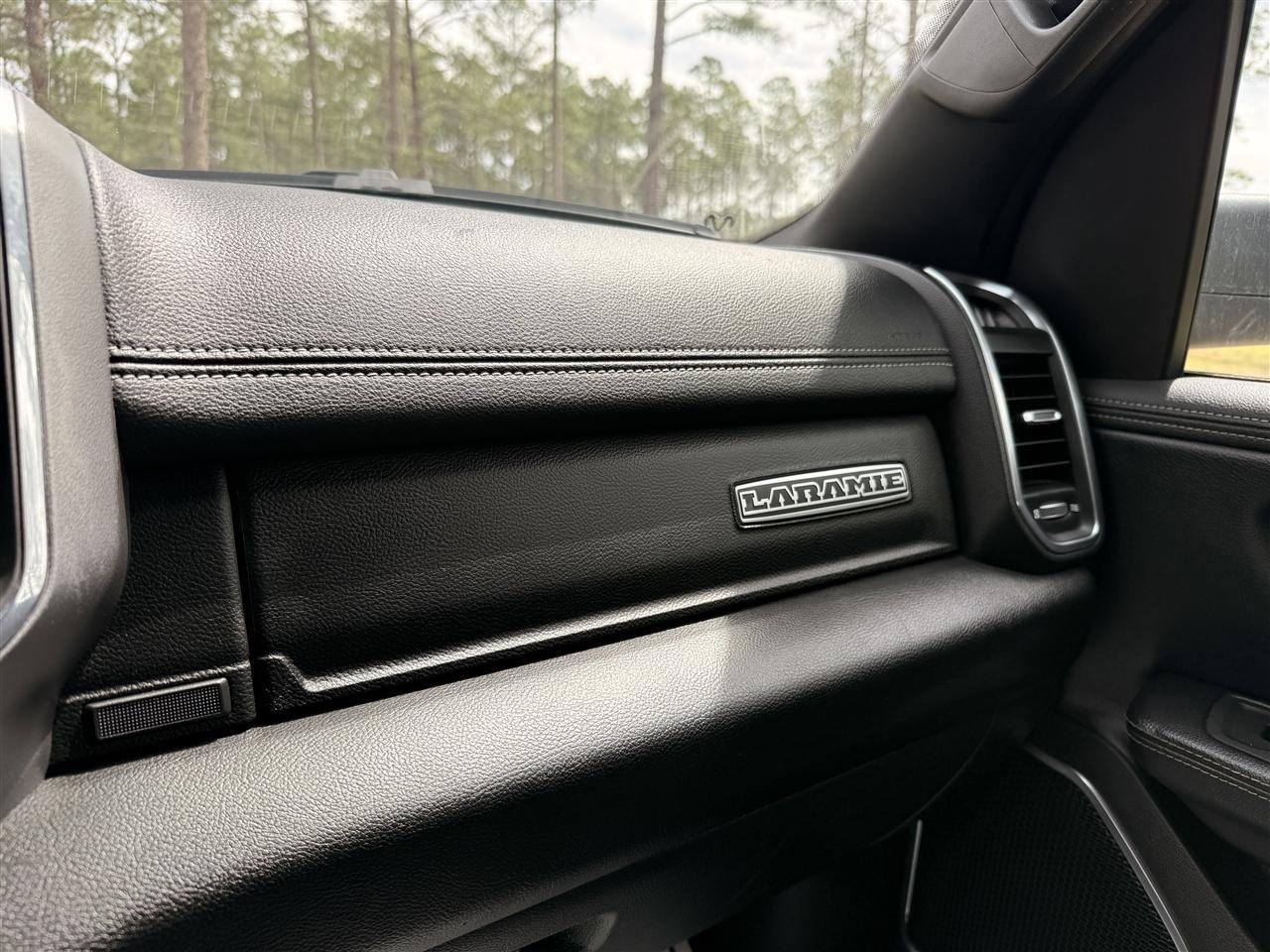 RAM 1500 Laramie 4x4 Crew Cab 5'7" Box 2025