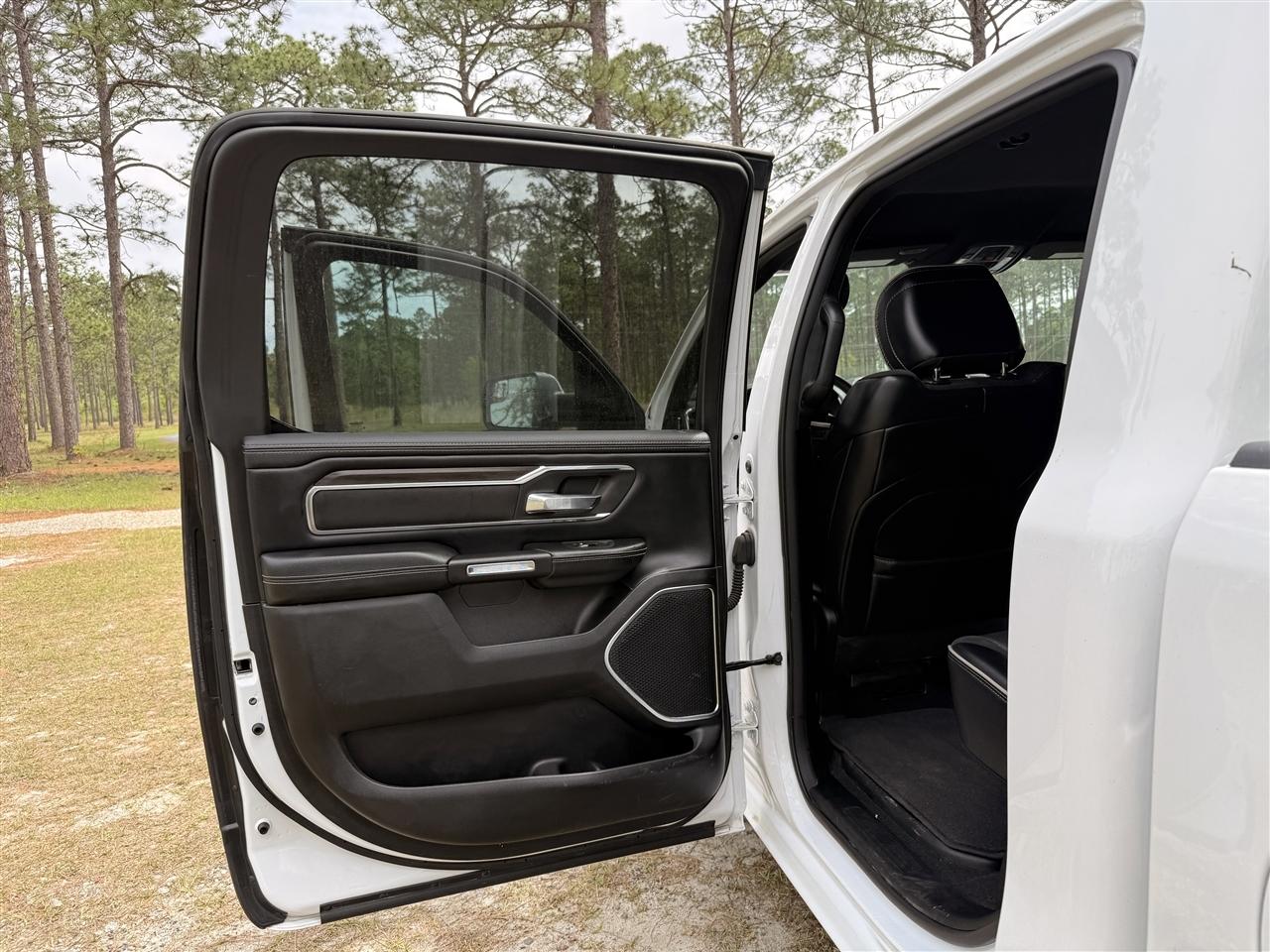 RAM 1500 Laramie 4x4 Crew Cab 5'7" Box 2025