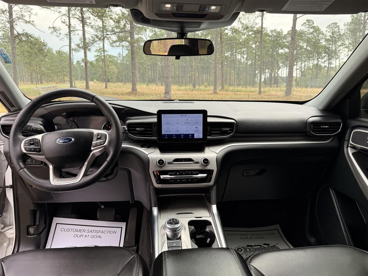 Ford Explorer XLT RWD 2023