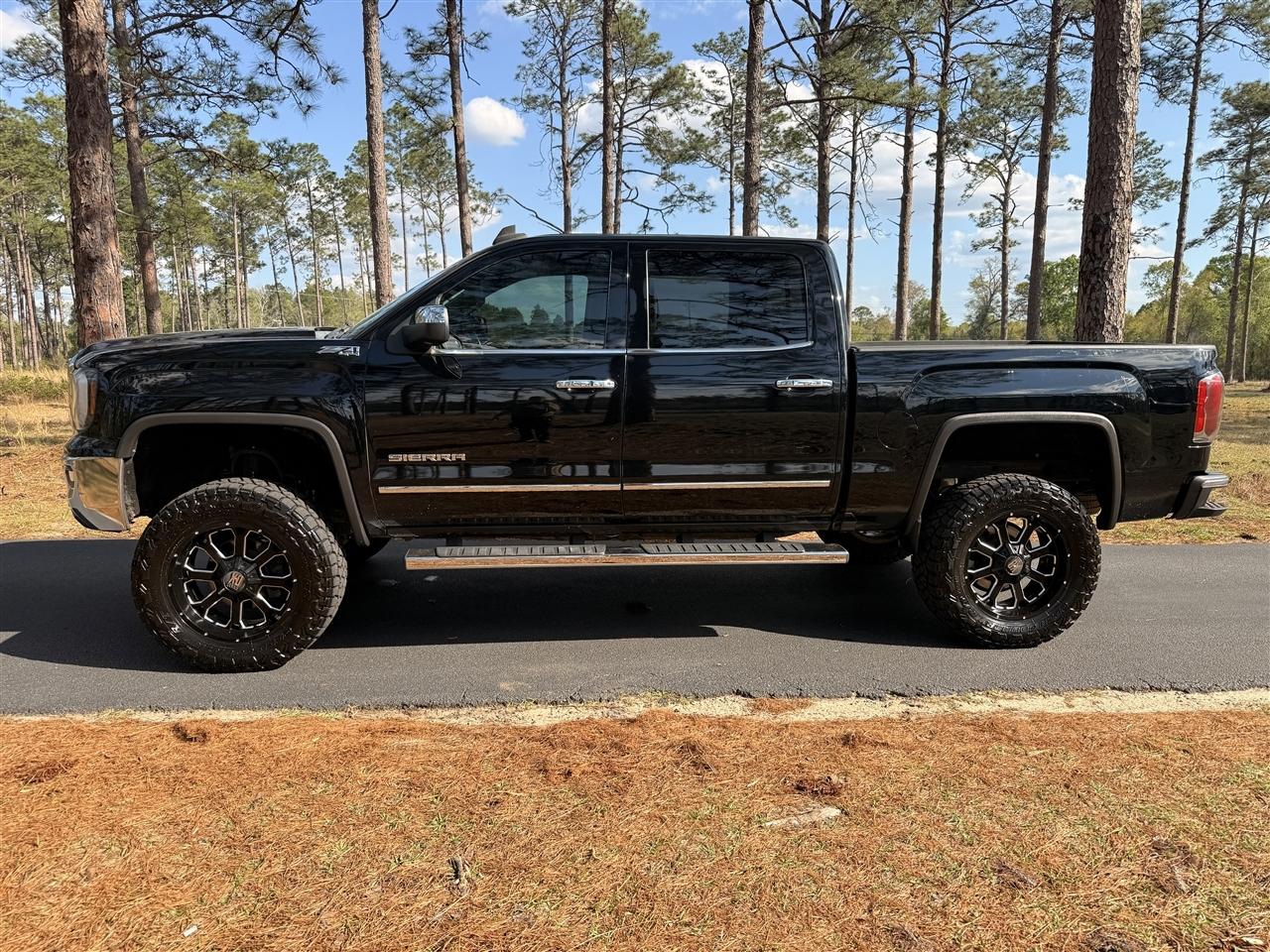GMC Sierra 1500 4WD Crew Cab 143.5" SLT 2018