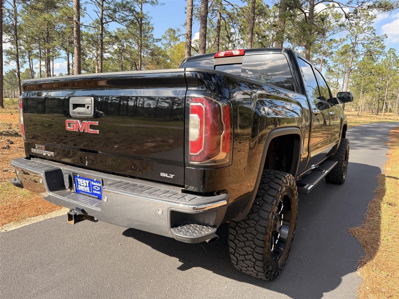 GMC Sierra 1500 4WD Crew Cab 143.5" SLT 2018